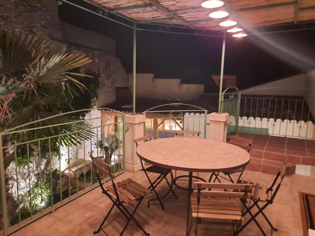 Drome Provencale Maison Familiale Calme Dans Village Valréas Exterior foto